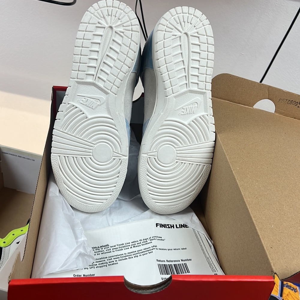 Dunks - Picture 2 of 3